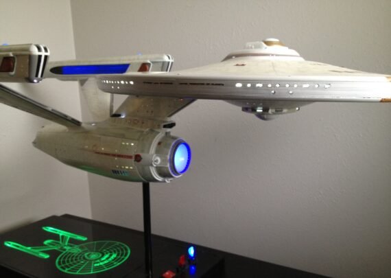 U.S.S. Enterprise 1:350 Scale Set Prop Replica Model with lights -BUY 2 FREE SHIPPING